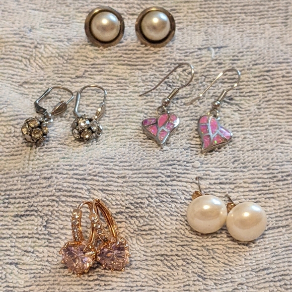 Five pairs of cute earrings - Picture 4 of 5